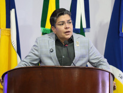 Por 13 a 6, Câmara rejeita denúncia de médico e livra Isa Jane de processo por quebra de decoro