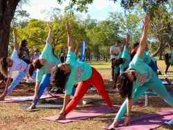 Festival gratuito celebra o Dia Internacional do Yoga