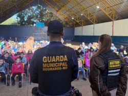 Projeto Agetran na Escola chega a estudantes do distrito de Itahum