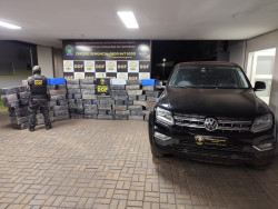 Homem é preso com 1, 3 tonelada de maconha em veículo furtado no Paraná