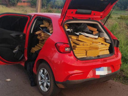 PRF apreende 674 quilos de maconha e recupera veículo em Miranda