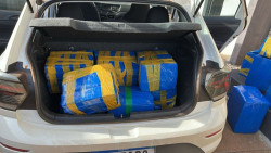 Polo interceptado em rodovia estadual levava 350 quilos de maconha