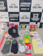 Mulher é presa após ser flagrada com R$ 345 em produtos furtados de supermercado