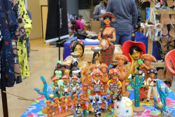 Artesãos diversificam exposição e elogiam organização da Festa Junina