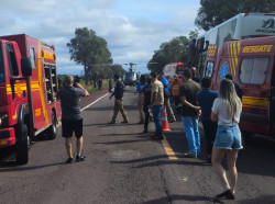 Polícia conclui investigação sobre acidente com duas mortes na BR-262 e indicia motorista de ônibus