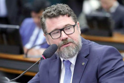 Crítico da Lei Rouanet, Pollon envia R$ 1 milhão em emenda Pix para série de TV em SP