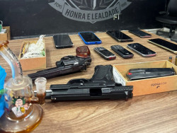 Polícia encontra até pistola turca com investigados por receptação