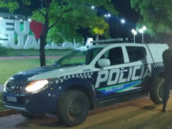 Homem é baleado após tentar desarmar policial durante abordagem