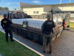 Ação conjunta resulta na apreensão de caminhonete carregada de agrotóxicos