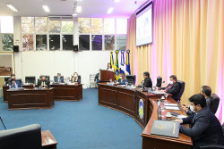 Emenda de vereadores ameniza impacto da ‘taxa do lixo’ aprovada em Dourados