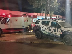 Homem prepara emboscada, se esconde debaixo da cama, mas é esfaqueado pelo namorado da ex-mulher