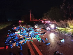Fugindo da PRF, motorista do tráfico capota Fiat Toro com 790 quilos de drogas