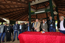 Prefeitura agiliza e Reserva Indígena de Dourados recebe caminhões-pipa