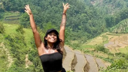 Brasileira que caiu em trilha de vulcão na Indonésia é encontrada morta