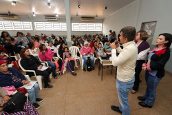 Assistência Social realiza brechó solidário com quase 2 mil peças no Jóquei Clube