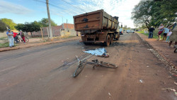 Ciclista de 41 anos morre após ser atropelado por caminhão