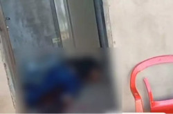 Mulher é morta com golpe de facão em quitinete e companheiro é suspeito do crime