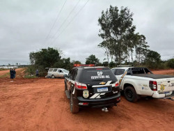 Suspeito de matar homem com pisões na cabeça e enterrar corpo em cova