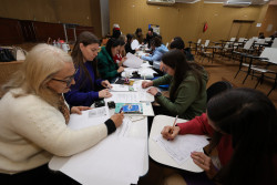 Prefeitura empossa novos profissionais da saúde e assistência social