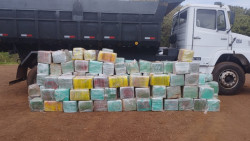 Quase seis toneladas de droga são apreendidas em carga de pedra brita em Dourados