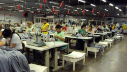 Empresa do setor têxtil abre 50 vagas de emprego em Naviraí e oferece qualificação