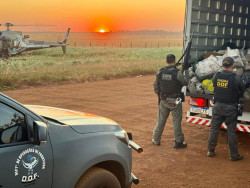 Com apoio aéreo, DOF apreende 2,7 toneladas de drogas em caminhão roubado na MS-156