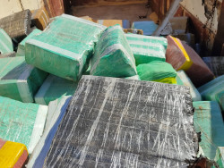 Polícia Militar apreende 7,5t de maconha escondidas em carga de milho