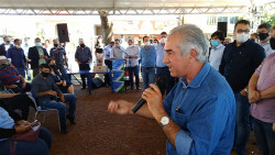 “Se você tem medo de virar jacaré, vai virar caveira”, diz Azambuja