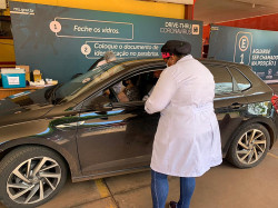 Prefeitura vacina idosos com 72 anos ou mais de quarta a domingo