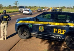 PRF encontra droga em mala de viagem e sob as roupas de passageira; casal foi preso