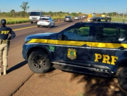 PRF encontra droga em mala de viagem e sob as roupas de passageira; casal foi preso