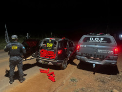 Homem e adolescente são detidos em carro com 520 quilos de maconha em Dourados