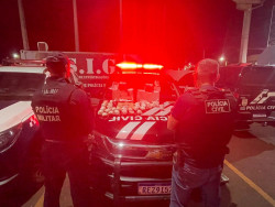 Operação conjunta da polícia prende três e encontra droga em cofres embutidos na parede