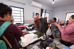 4º Brechó Solidário na Vila Esperança ultrapassa 8 mil peças distribuídas