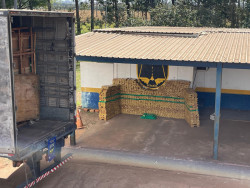 Casal é preso com 1,5 tonelada de maconha em rodovia na fronteira