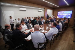 Marçal Filho pede a Riedel recapeamento de todas as ruas de Dourados