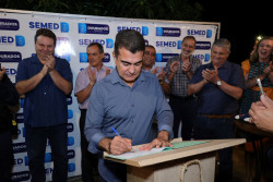 Marçal assina ordem de serviço para reforma da Escola Professora Avani Cargnelutti