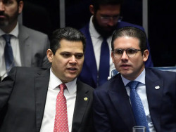 Chefes do Senado e da Câmara falam em união contra "agressão" dos EUA