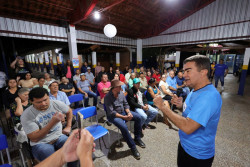 Marçal Filho entrega 75 títulos de propriedade e anuncia outras 250 escrituras