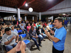 Marçal Filho entrega 75 títulos de propriedade e anuncia outras 250 escrituras