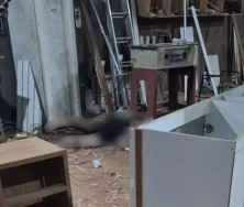 Veja o vídeo: assassinado em marcenaria cumprimentou motoqueiro que o matou a tiros