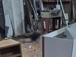 Veja o vídeo: assassinado em marcenaria cumprimentou motoqueiro que o matou a tiros