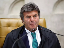 Fux diverge, mas Primeira Turma confirma tornozeleira para Bolsonaro