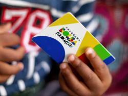Caixa paga Bolsa Família a beneficiários com NIS de final 4