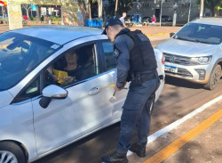 Prefeitura realiza blitz educativa para marcar o Dia do Motorista em Dourados
