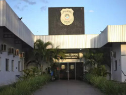 Briga termina com homem assassinado com 17 facadas pelo enteado