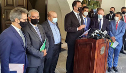 Em Brasília, Reinaldo reforça que democracia é inegociável