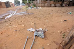 Jovem é esfaqueada na cabeça por 2 adolescentes após confusão na rua