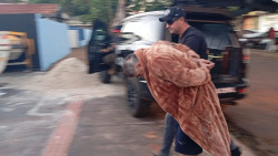 Três homens e advogada são presos por envolvimento em assalto a muambeiros