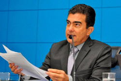 "Precisamos falar sobre prevenção ao suicídio", diz Marçal Filho